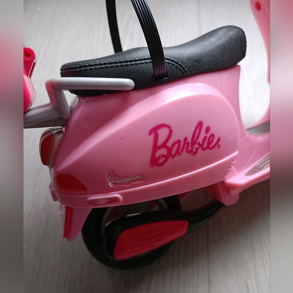 Barbie Pink Piaggio Vespa 2008 Mattel - Picture 6 of 7
